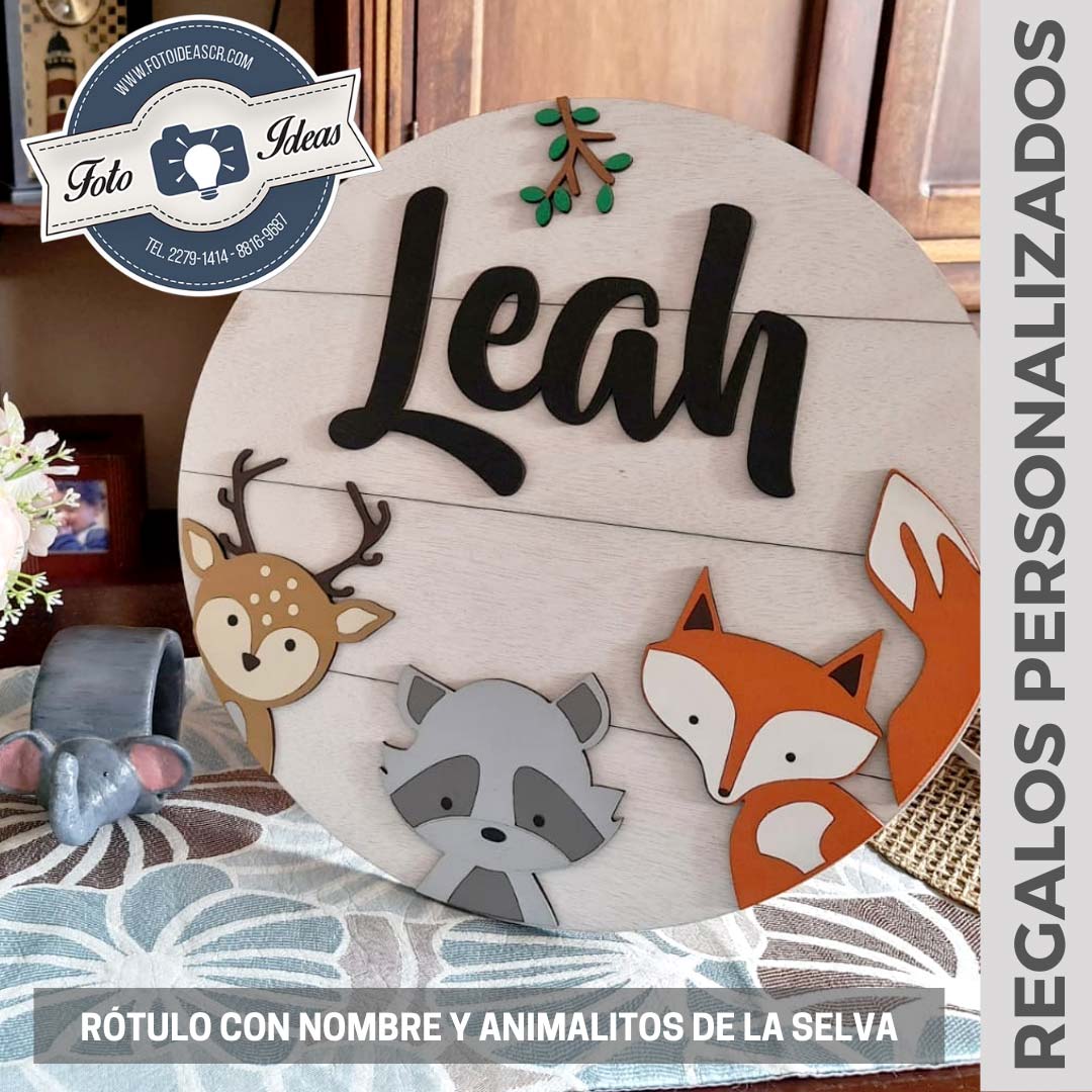 Rótulo de madera con nombre grabado en láser