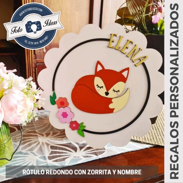 Rótulo redondo con zorrita y nombre